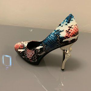 UN size 37 Pumps
